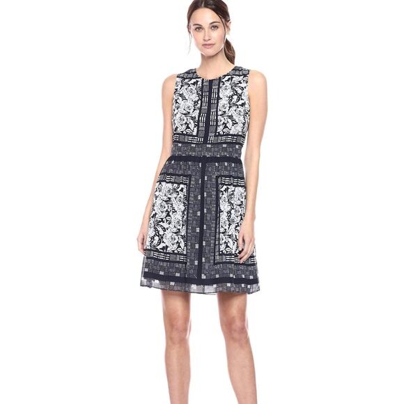 VInce Camuto Navy and White 6 Patterned Floral Short Dress Career Office Classic - Picture 11 of 11